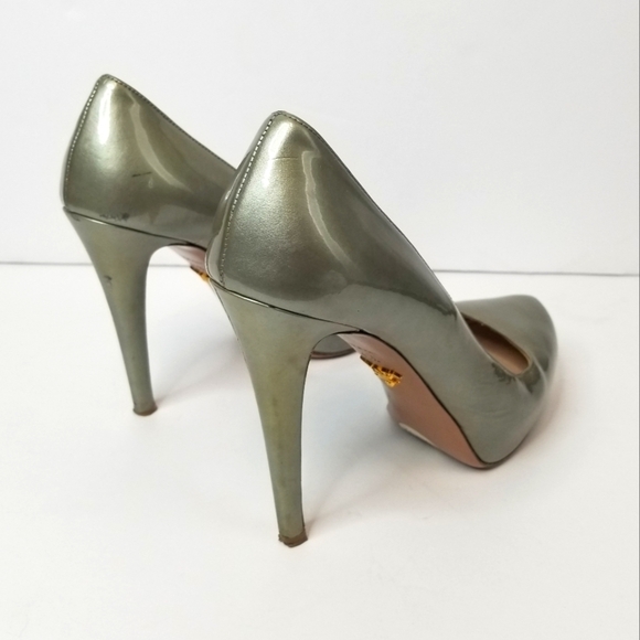 Prada Patent Leather heels - Picture 3 of 13